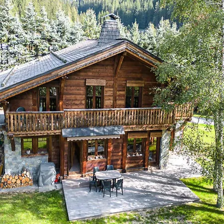 Apartment For 12 People *